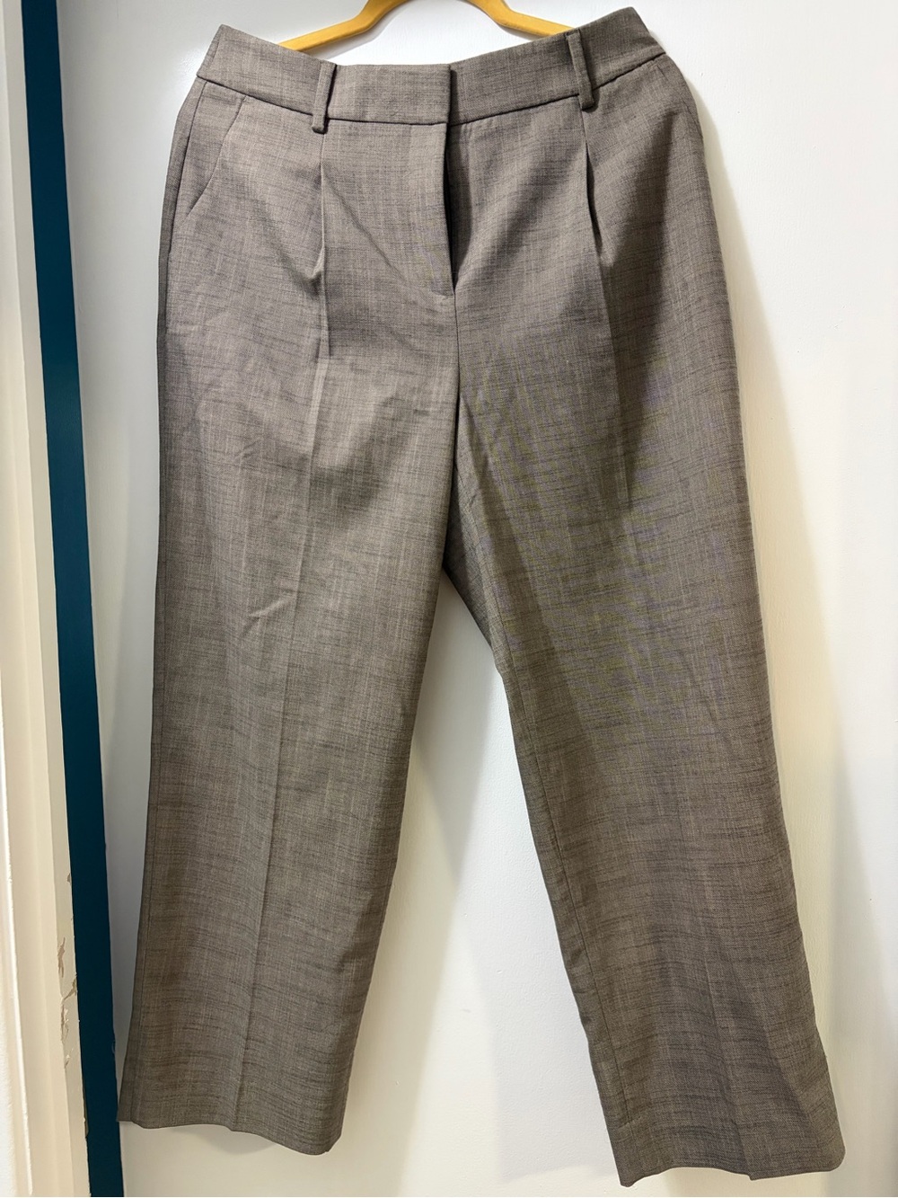 NWT Size 10 RW&Co Taupe Ankle Pant